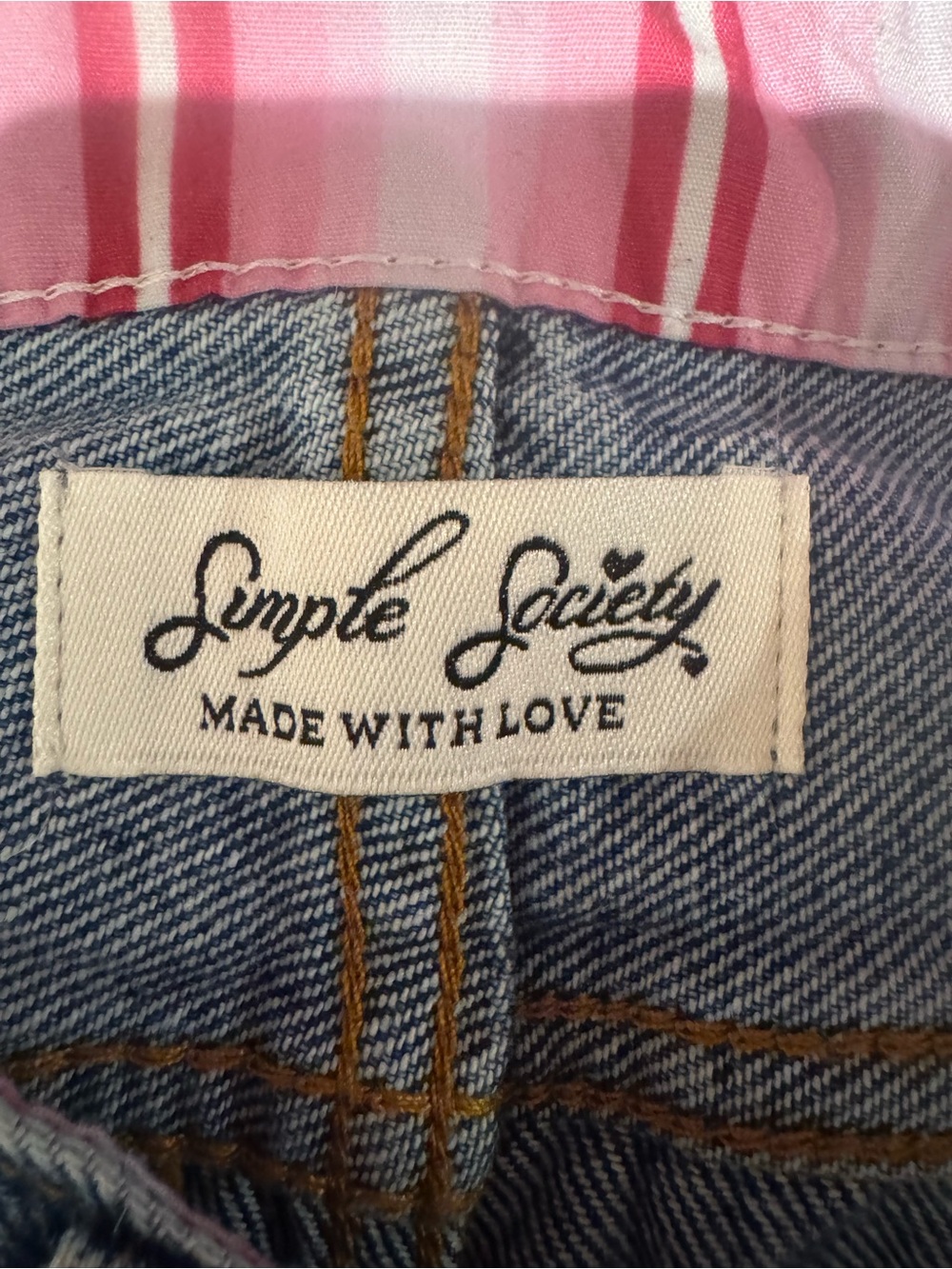 90's High-Waist Denim Jean Shorts with Pink Lining - Picture 9 of 9
